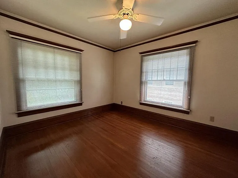 431 N Cherry St — Photo 17