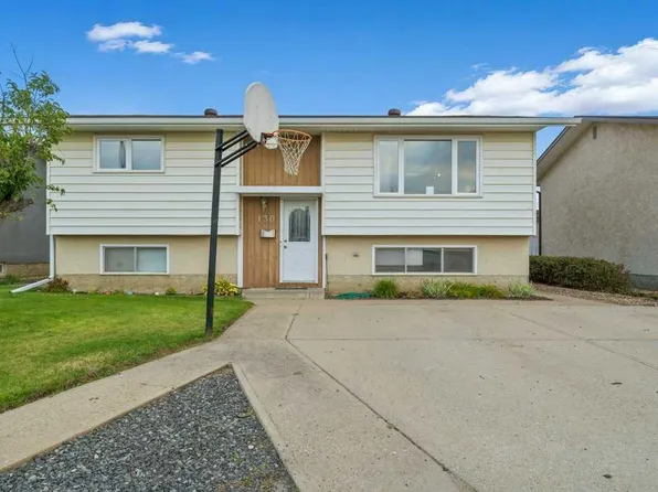 130 S Hull Cres NE, Medicine Hat, AB T1C 1E1
