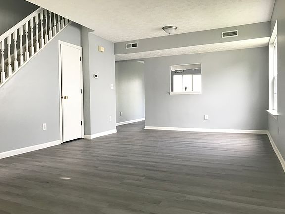 3rd image of 2276 Salem Park Dr