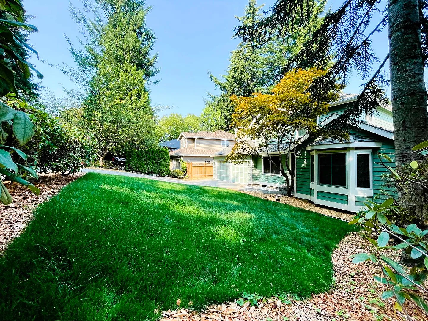Fantastic Redmond Location — Photo 1