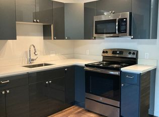 Dexter 18, Seattle, WA 98109