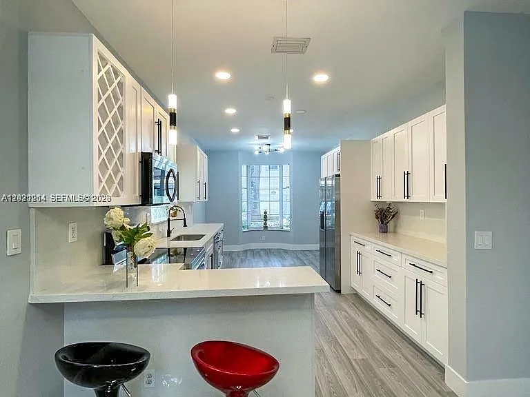 1261 Hayes St — Photo 3