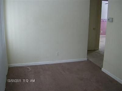 3rd image of 2864 McKinley St
