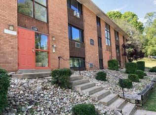 Apartments at Logan Station, Bethel Park, PA 15102