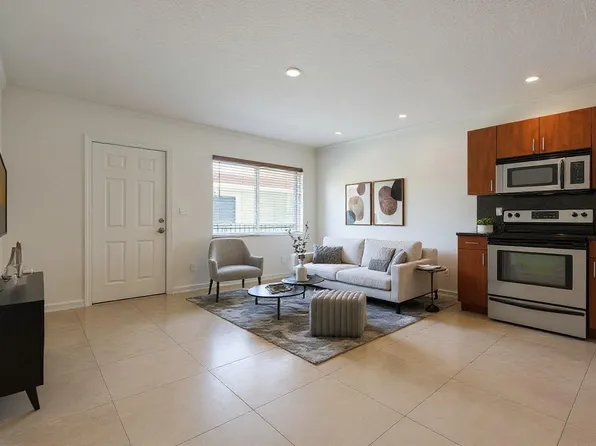 1856 NE 46th Street #F7, Fort Lauderdale, FL 33308