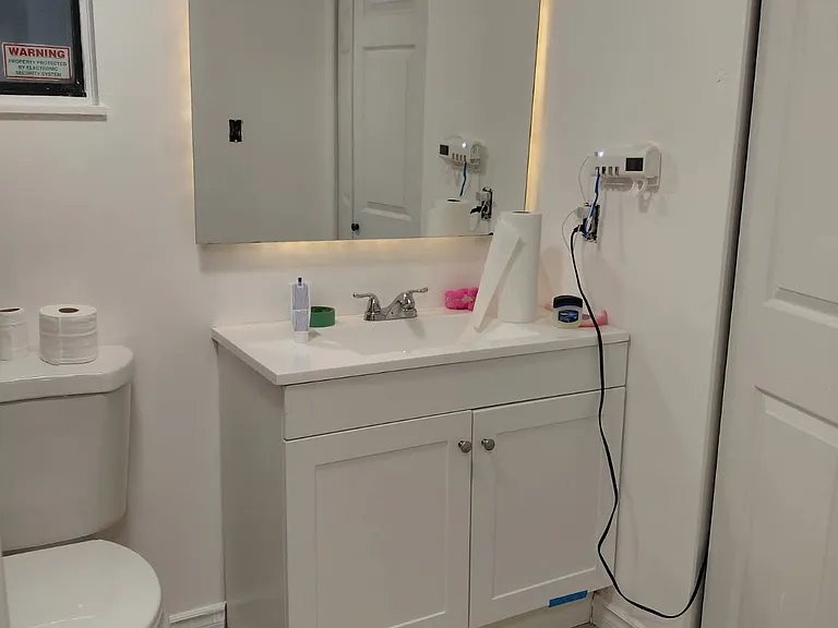 232 B Hart St #B — Photo 4