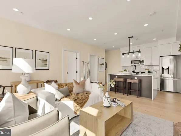 927 Kennedy St NW #401, Washington, DC 20011