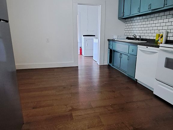 4th image of 305 N 18th St