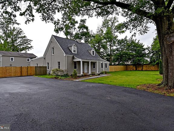 2nd image of 2905 Boswell Ave