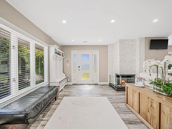 4th image of 2115 Randall Avenue