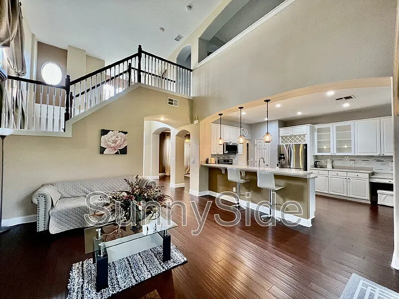 3 bed, 3.0 bath, 2829 sqft, $2,600 — Photo 3