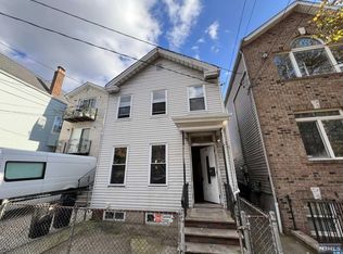 41 Ann St, Newark, NJ 07105