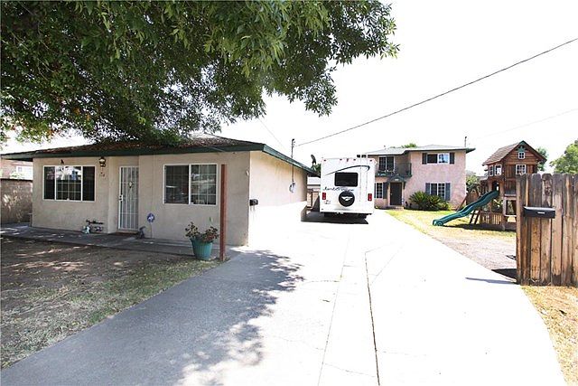 1st image of 118 S Kendall Way