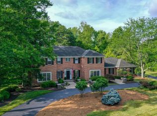 7955 Shawnee Run Rd, Indian Hill, OH 45243