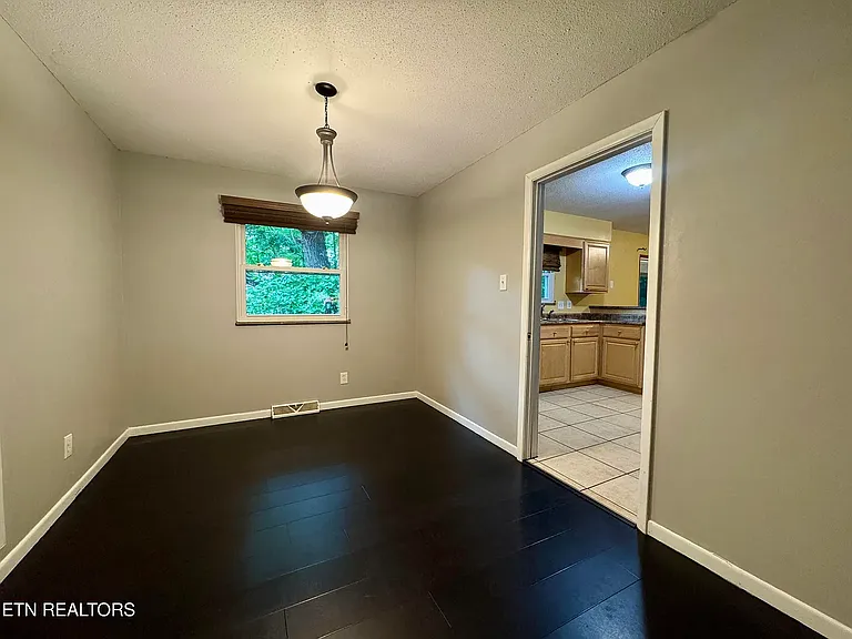 10801 Highcliff Dr — Photo 8