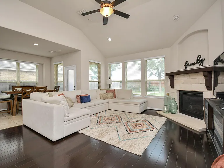 17510 Woodfalls Ln — Photo 17