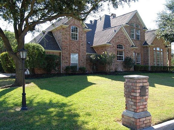 2nd image of 1214 Sabine Ct