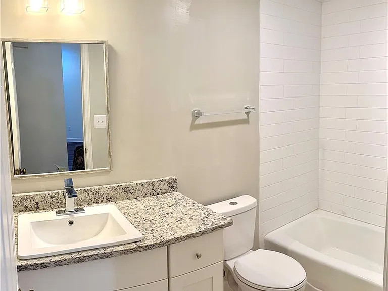 245 Willow Ct — Photo 5