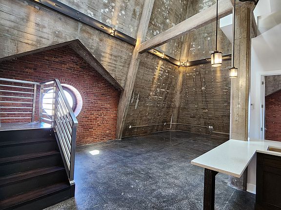 4th image of 225 McWhorter St #400