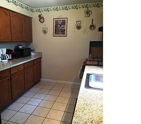 5th image of 1075 N Carolina Ct
