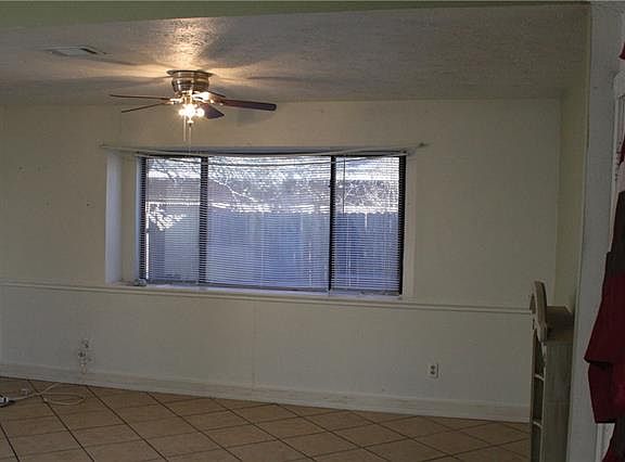 4th image of 2309 Brookdale Dr