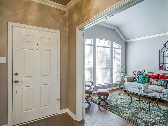 5th image of 2309 Regina Dr