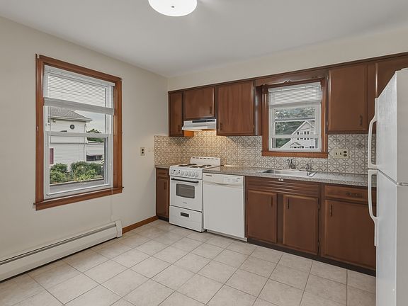 5th image of 63 West St Unit 2