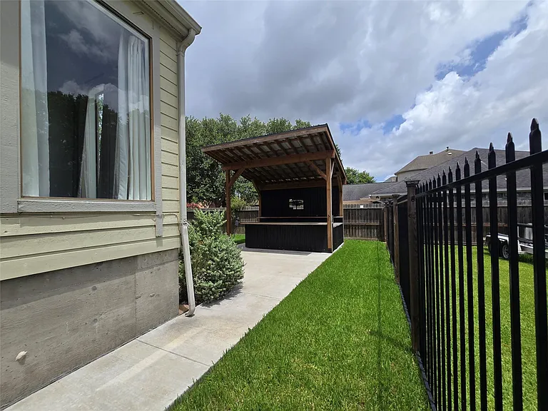 2402 Intrepid Way — Photo 11