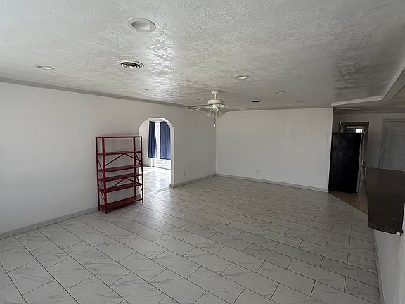 4th image of 3425 Memorial Blvd