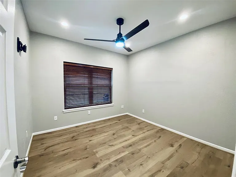 39 Silent Brook Pl — Photo 28