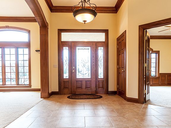 4th image of 234 Yorkshire Ln