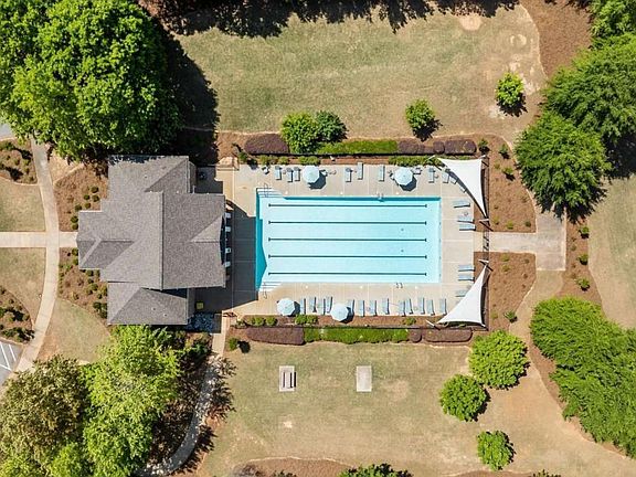 3rd image of 103 Cliffhaven Cir