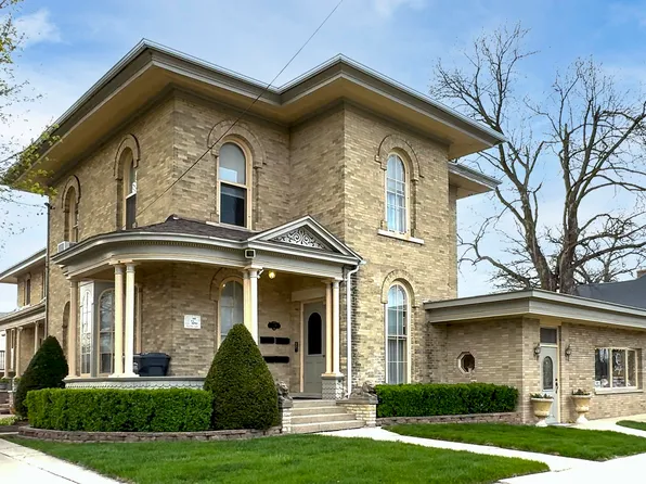 229 N Ludington St, Columbus, WI 53925