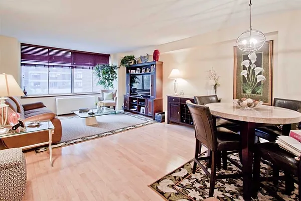 Rented by ROOM Real Estate | media 11