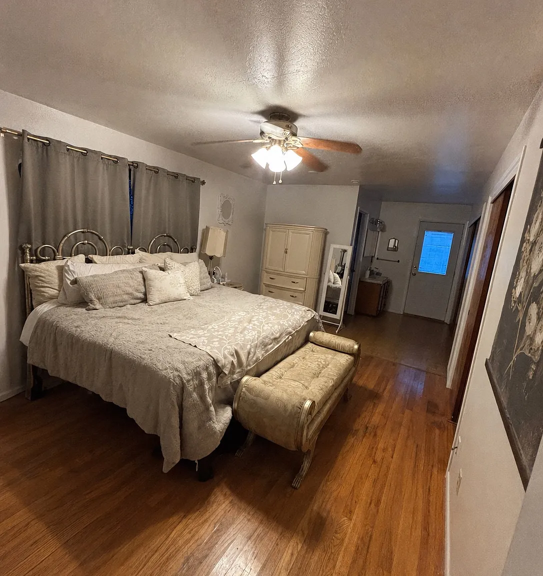 4 bed, 2066 sqft, $2,695 — Photo 3
