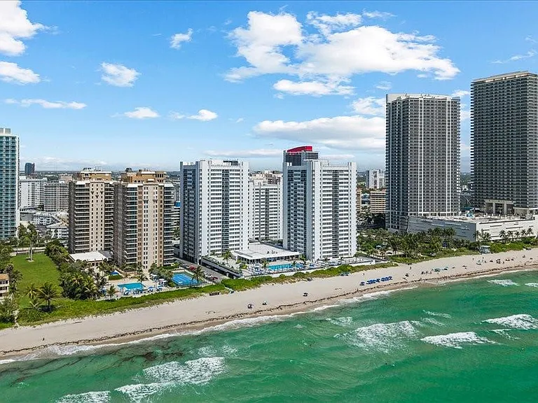 1890 S Ocean Dr #Penthouse 4 — Photo 41