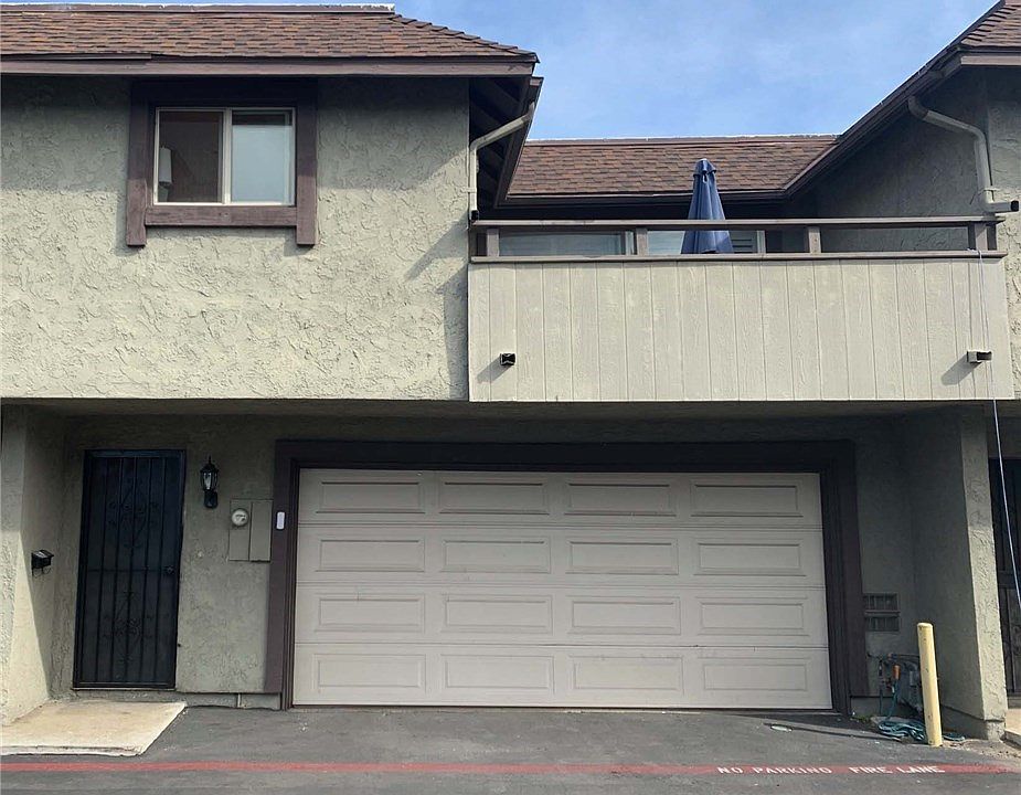 1st image of 208 Hillcrest Dr