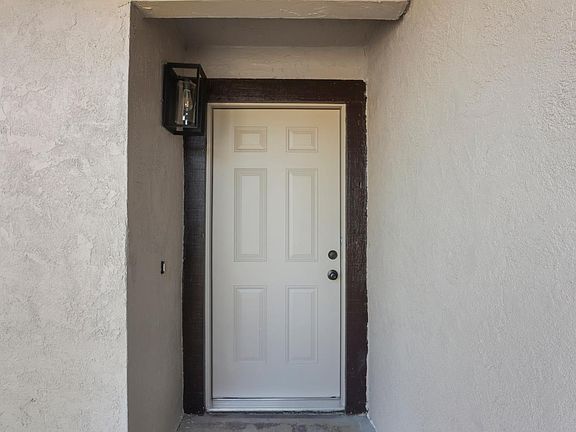 5th image of 1752 Crestwood Cir