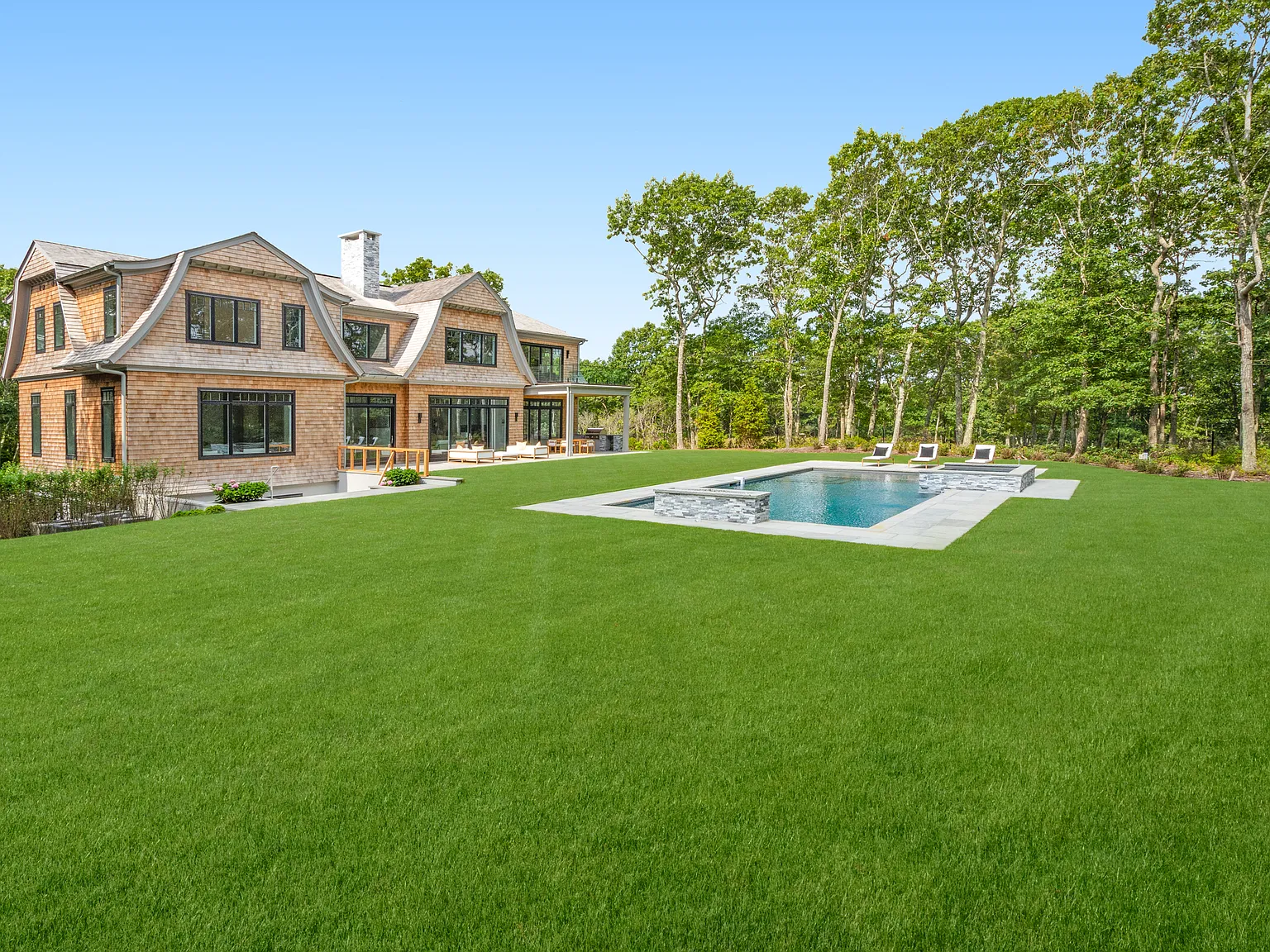 Sag Harbor 5-Acre Estate with Tennis and Views — Photo 2