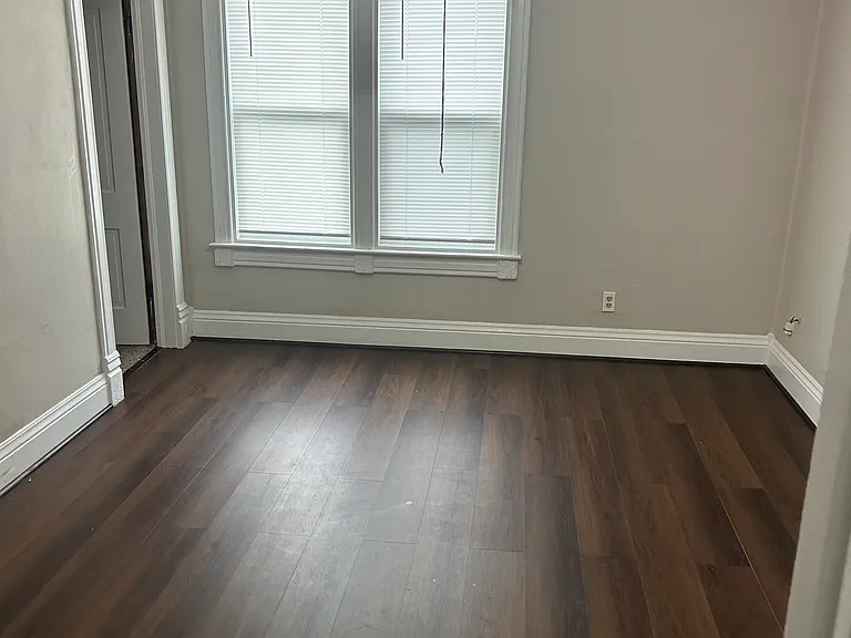 112 W State St #1/2 — Photo 4