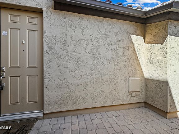 2nd image of 250 W Queen Creek Rd APT 221