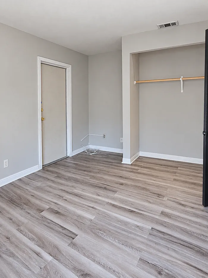 3 bed, 2.0 bath, 1203 sqft, $2,595 — Photo 2