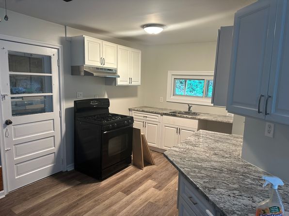 109 Main St #1