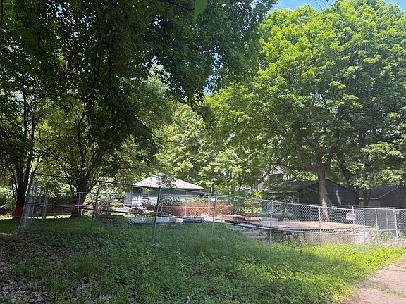 4th image of 21155 Minnetonka Blvd