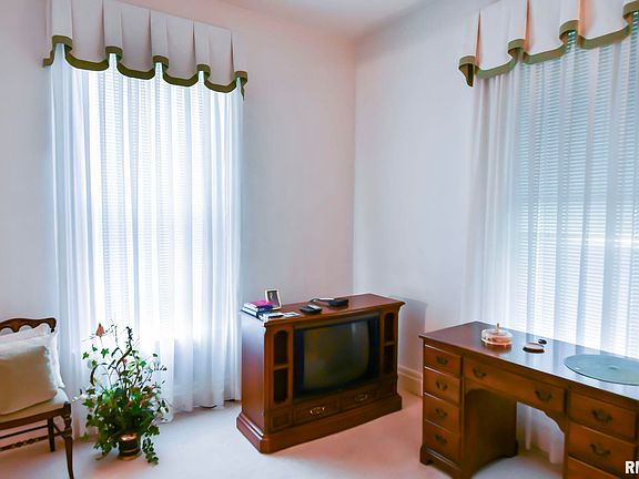 2nd image of 1109 N Osburn Ave