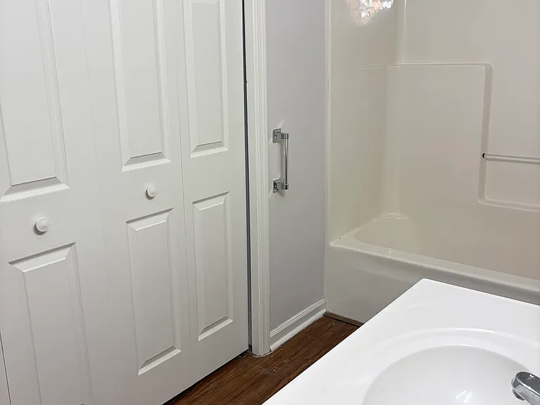 4525 Hartland Pkwy — Photo 3