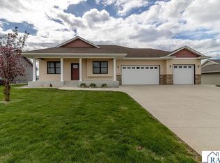 865 Mill Race Rd, Madelia, MN 56062