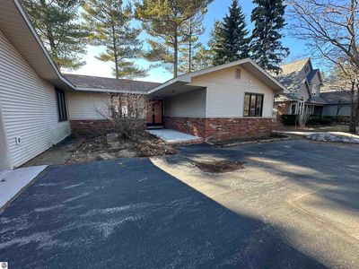 6337 E Harbor Dr, Elk Rapids, MI, 49629