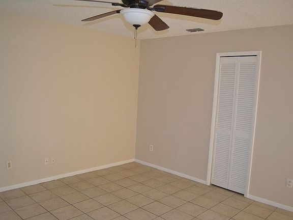 4th image of 3017 Center St #0