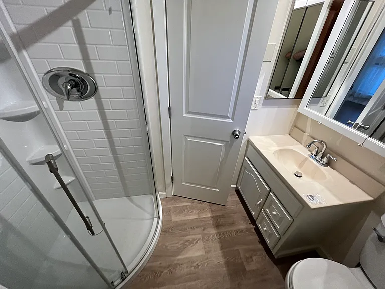 137 Pine Ave — Photo 6